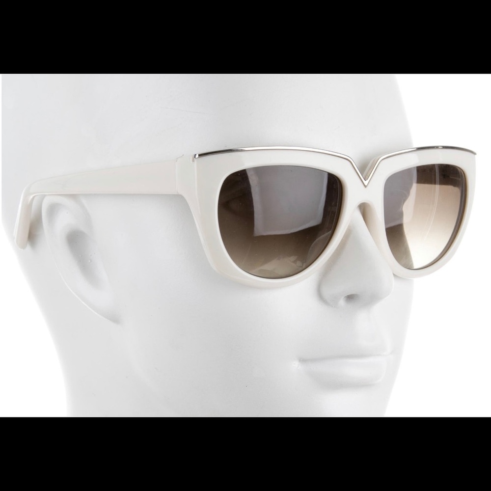 Valentino Sunglasses/SALE‼️❗️